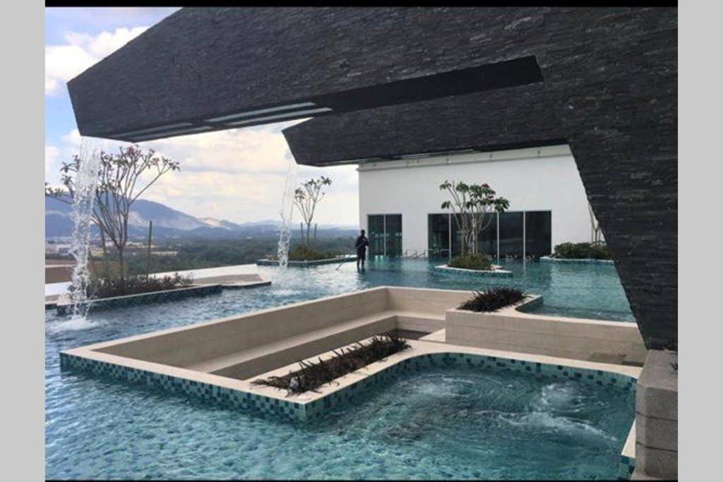 盛婷民宿a S&Thomez 2Bedrooms Mesamall Wifi Klia Usim Miu Inti Nu 닐라이 외부 사진